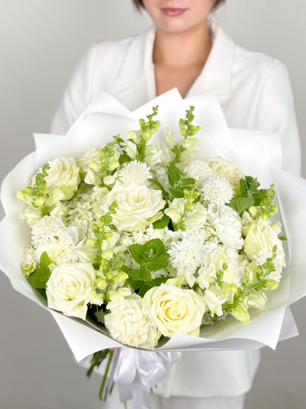ТОРЖЕСТВЕННЫЙ БУКЕТ В БЕЛЫХ ТОНАХ ТОРЖЕСТВЕННЫЙ БУКЕТ В БЕЛЫХ ТОНАХ
