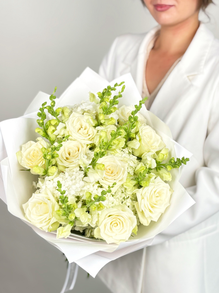 БУКЕТ С БЕЛОЙ РОЗОЙ И ГОРТЕНЗИЕЙ БУКЕТ С БЕЛОЙ РОЗОЙ И ГОРТЕНЗИЕЙ