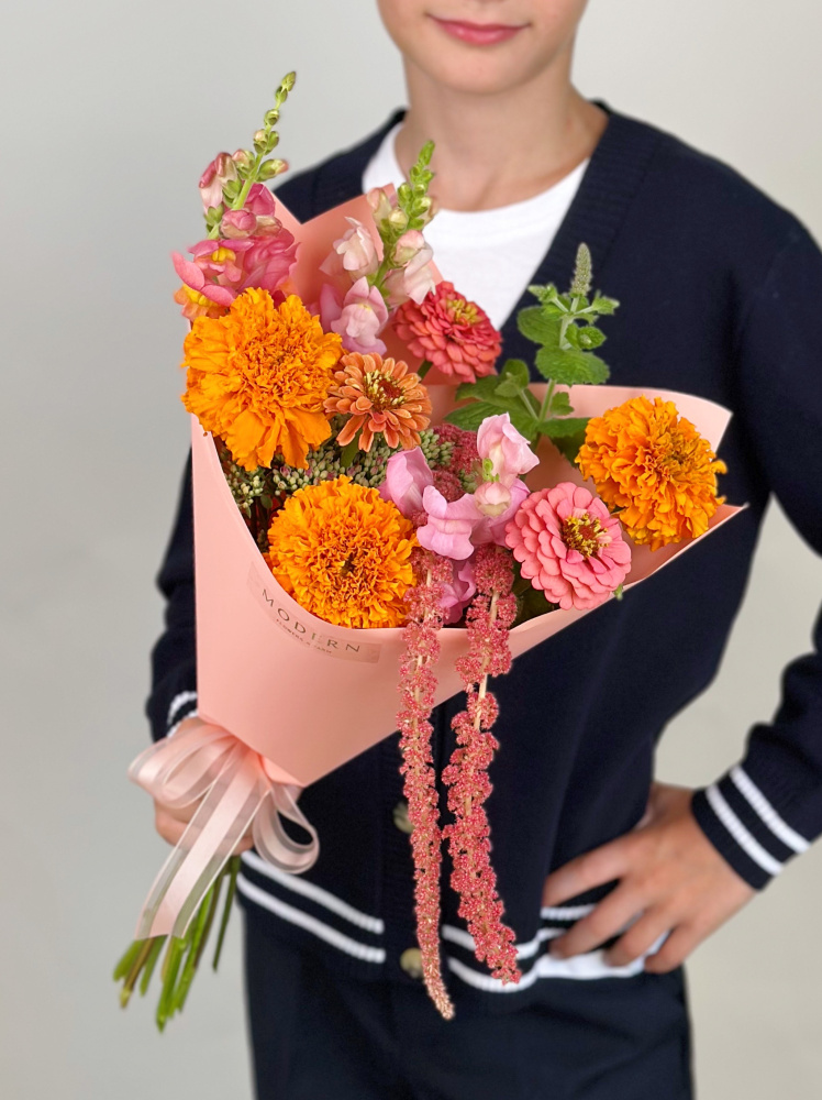 ЯРКИЙ БУКЕТ В ОСЕННИХ ТОНАХ ЯРКИЙ БУКЕТ В ОСЕННИХ ТОНАХ